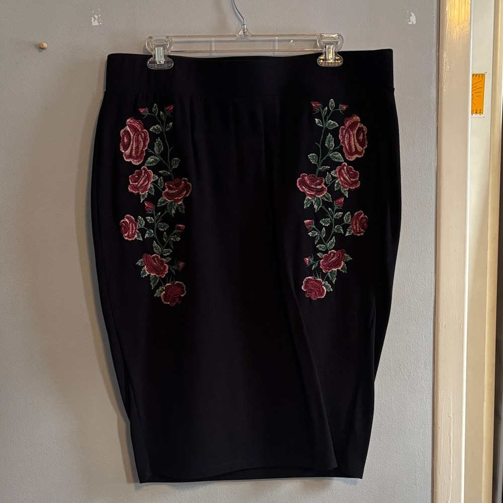 Torrid Black Pencil Skirt with Red Floral Embroidery